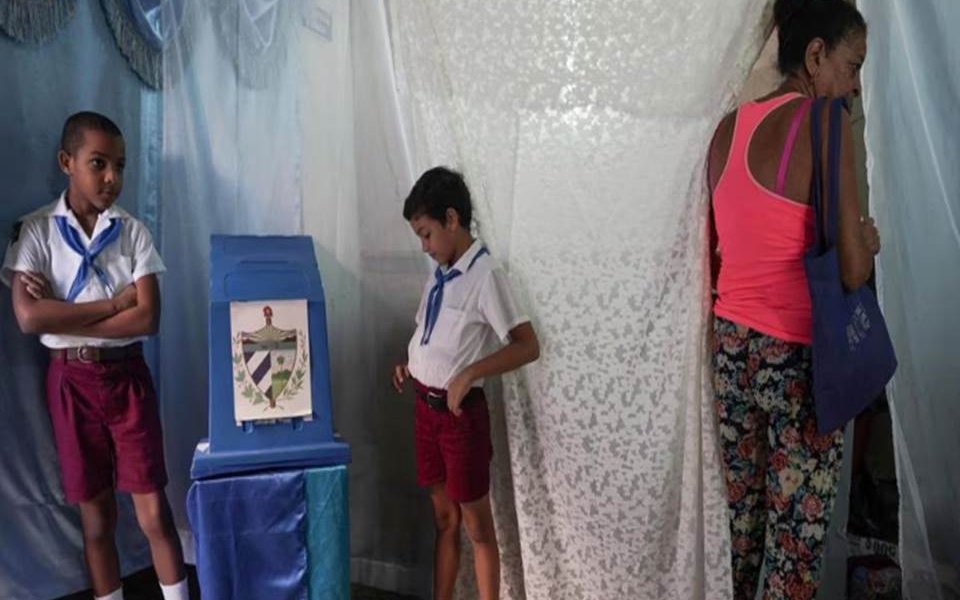Cuba dijo que los votantes eligieron durante el fin de semana a los 470 candidatos a la Asamblea Nacional, en unos comicios en los que no hubo candidatos de la oposición.