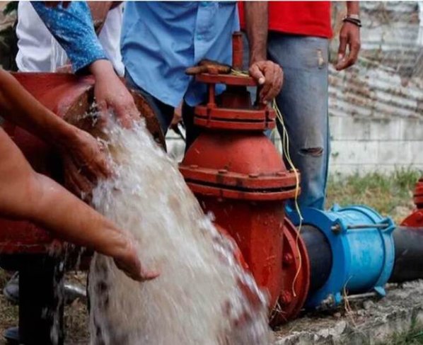Cada año, desde 1993, el Día Mundial del Agua (22 de marzo) crea conciencia e inspira acciones para abordar la crisis mundial del agua y el saneamiento, ya que 2000 millones de personas viven todavía sin acceso a agua potable. Se trata de una celebración coordinada por ONU Agua y cuyo tema anual está alineado con el lanzamiento del Informe Mundial de la ONU sobre el estado de los recursos hídricos.
