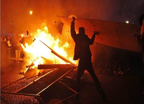 Una amplia alianza de los principales sindicatos de Francia dijo que continuaría su movilización para tratar de forzar un cambio radical en los cambios. Las protestas están previstas para este fin de semana, con un nuevo día de acción industrial a nivel nacional programado para el jueves.