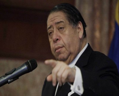 «Las informaciones que se tiene en relación a varios estados, entre ellos Aragua y en Caracas, donde se van a producir algunos allanamientos y, esto va a alcanzar a una cantidad mucho mayor, porque se trata de mafias y de redes que venían trabajando altos niveles de corrupción», dijo al canal estatal VTV.