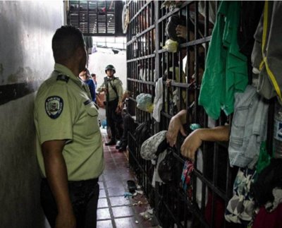 El Observatorio Venezolano de Prisiones (OVP) presentó su informe anual del 2022, donde registraron un hacinamiento crítico de 64,19 % en las cárceles venezolanas, frente a una población reclusa de 33.558 privados de libertad, así como también un retardo procesal de 68 %.