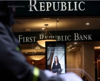 Las acciones de First Republic Bank (FRC.N) subieron casi un 22% en las operaciones de la tarde de este jueves, borrando las pérdidas anteriores después de que informes dijeron que varios grandes bancos estadounidenses estaban negociando un acuerdo para ayudar al prestamista con sede en California.