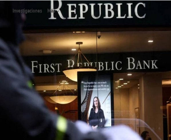 Las acciones de First Republic Bank (FRC.N) subieron casi un 22% en las operaciones de la tarde de este jueves, borrando las pérdidas anteriores después de que informes dijeron que varios grandes bancos estadounidenses estaban negociando un acuerdo para ayudar al prestamista con sede en California.