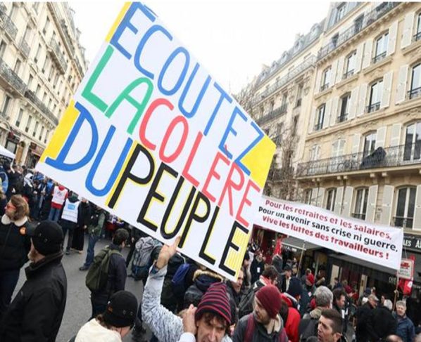 "Llamo a los trabajadores, a los ciudadanos, a los jubilados a manifestarse masivamente", dijo Laurent Berger, líder del sindicato CFDT. "El presidente no puede permanecer sordo", agregó en la radio France Inter.