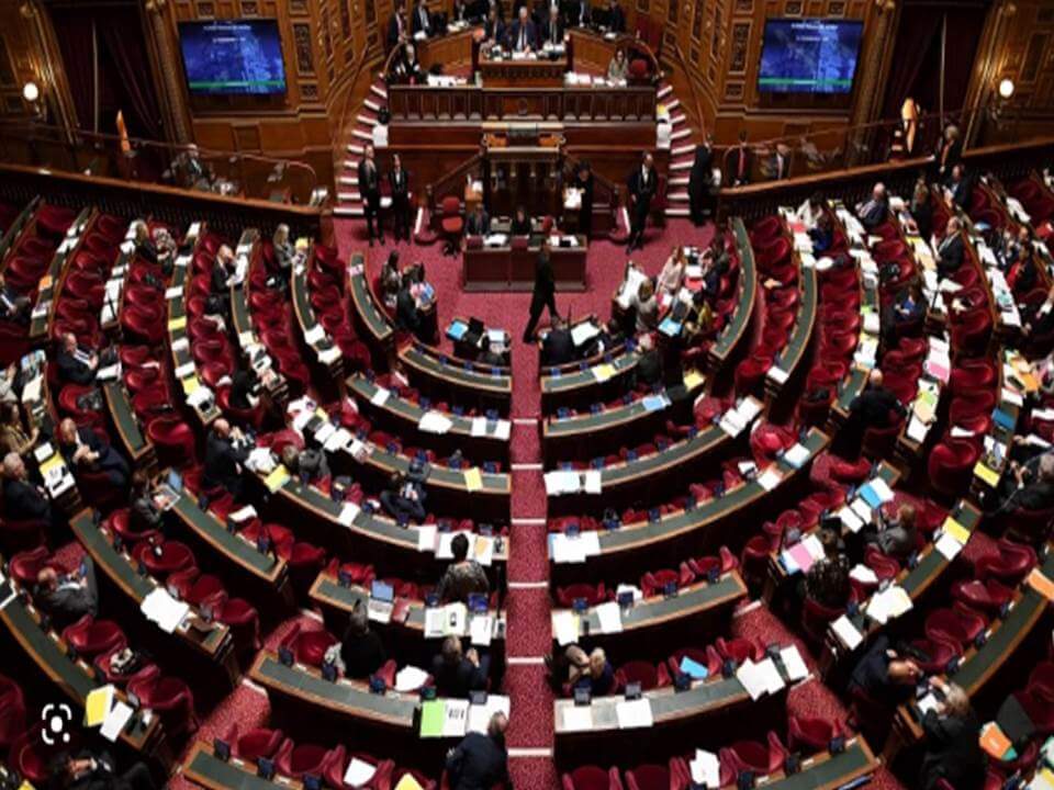 La aprobación fue sancionada con 201 votos a favor y 115 en contra, después de una intensa discusión entre la representación de la derecha y la izquierda en el Congreso Francés.