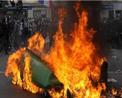 Para los sindicatos, la lucha contra la ley está lejos de terminar. Se ha convocado un nuevo día de acciones para el 6 de abril.