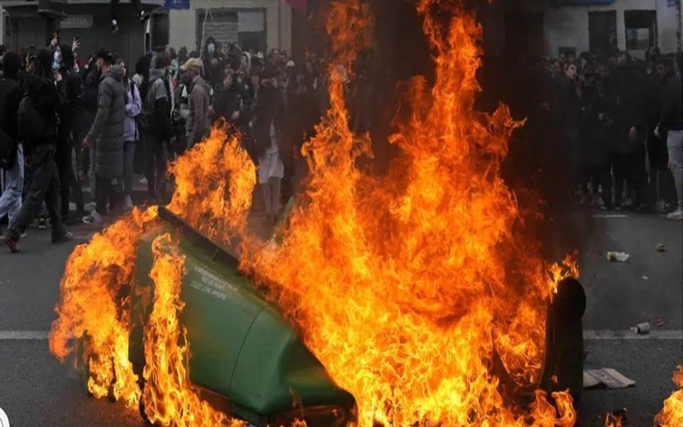 Para los sindicatos, la lucha contra la ley está lejos de terminar. Se ha convocado un nuevo día de acciones para el 6 de abril.