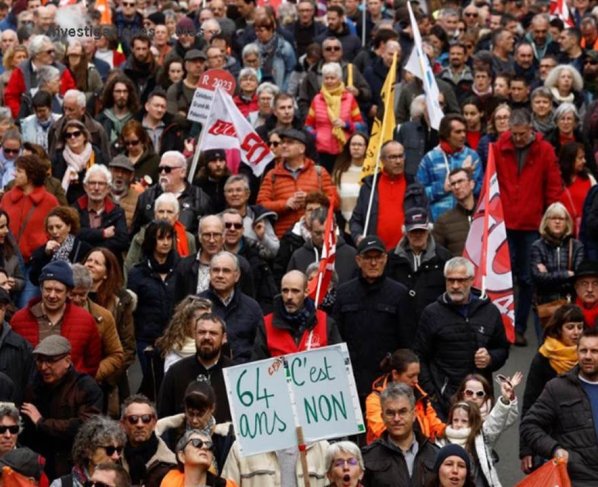 El discutido plan del presidente francés Emmanuel Macron de aumentar la edad de jubilación en dos años a 64 avanzó, cuando un grupo de legisladores de ambas cámaras del parlamento acordó un texto de compromiso, a pesar de las protestas en todo el país.