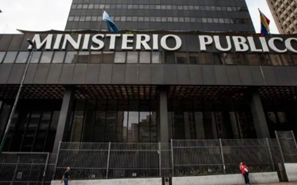 La dictadura inició un procedimiento para arrestar a jueces y alcaldes chavistas. Las medidas serían consecuencia de un interna entre los hermanos Jorge y Delcy Rodríguez, y Tareck El Aissami