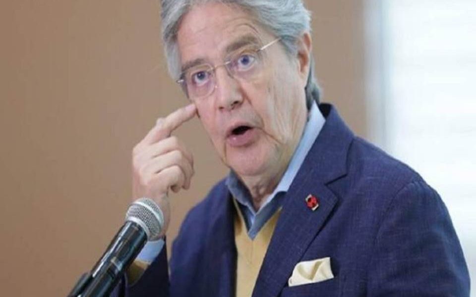 Lasso sufrió un duro revés en las urnas ante una oposición que salió fortalecida de la cita electoral y que ahora apunta a una eventual salida del jefe de Estado, al que le quedan todavía más de 2 años de mandato, tras salir a la luz el caso de presunta corrupción en el que se menciona a su cuñado Danilo Carrera.
