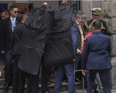 Lasso ya enfrentó un primer intento de destitución presidencial el año pasado, pero la iniciativa no cosechó los votos suficientes. Fue en junio, cuando llevaba en el cargo un año. No se llegó a completar los 92 votos necesarios para aprobar el juicio político a Lasso tras el paro indígena que derivó en violentas protestas durante casi tres semanas en el que se exigía una reducción del precio de los combustibles.