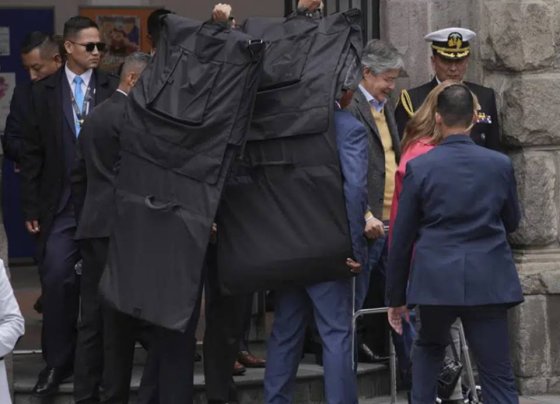 Lasso ya enfrentó un primer intento de destitución presidencial el año pasado, pero la iniciativa no cosechó los votos suficientes. Fue en junio, cuando llevaba en el cargo un año. No se llegó a completar los 92 votos necesarios para aprobar el juicio político a Lasso tras el paro indígena que derivó en violentas protestas durante casi tres semanas en el que se exigía una reducción del precio de los combustibles.