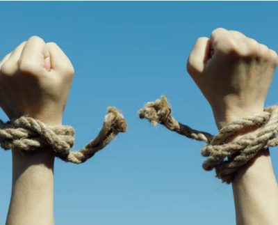 Entonces, ¿será posible concebir la vida bajo una libertad tapada? O acaso es que puede vivirse en medio de una ¿libertad ilusoria?. En todo caso, esta disertación responde a la inminente y permanente necesidad, en todo contexto posible, de hablar de libertades.