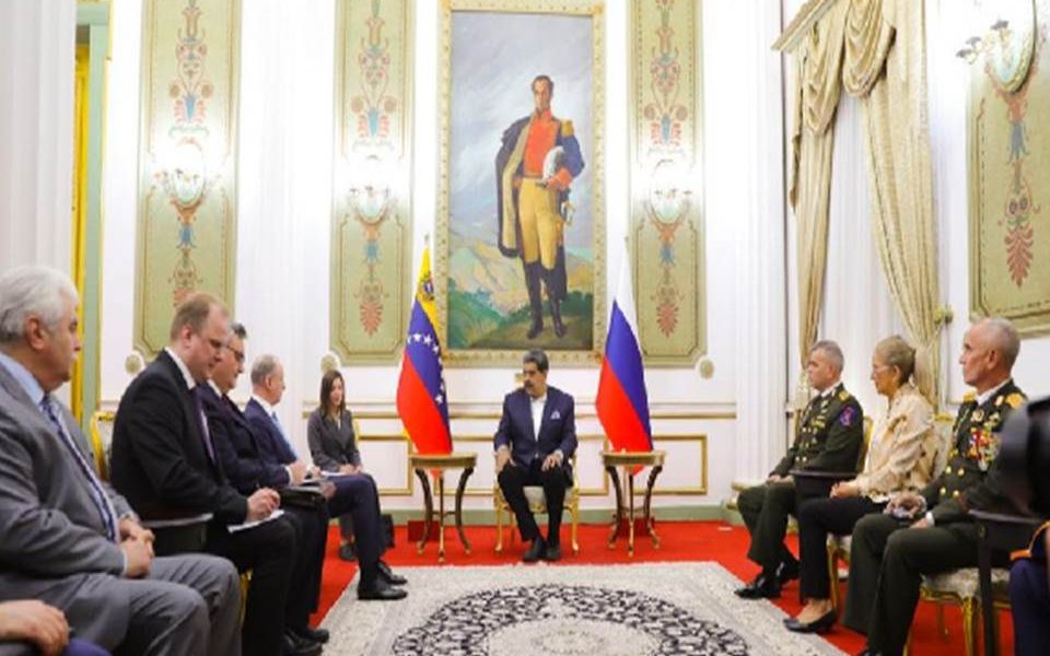 Nicolás Maduro sostuvo un encuentro con Nikolái Pátrushev, secretario del Consejo de Seguridad de la Federación de Rusia, como parte de la visita que este realiza al país para abordar temas de cooperación entre ambas naciones.