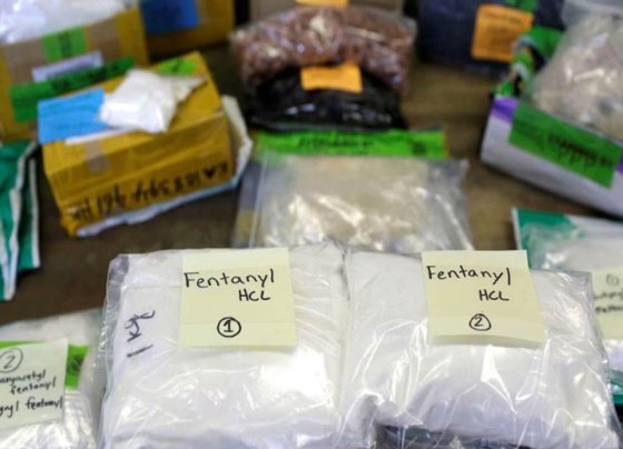 El presidente de México, Andrés Manuel López Obrador, propuso poner fin al uso medicinal del fentanilo, un poderoso opioide sintético al que se atribuye el aumento de las muertes por sobredosis de drogas en Estados Unidos, lo que ha alimentado las tensiones entre su país y Estados Unidos.