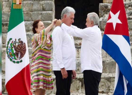 Eso de poner en manos del tirano cubano el Águila Azteca, para transmitirle su fuerza, el poderío, el dominio sobre los otros a través de la guerra, no es nada chingón señor Presidente