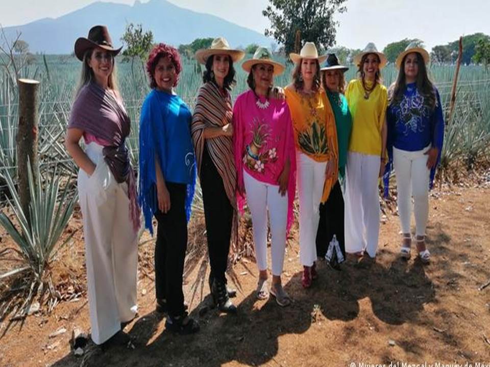 Reunidas en la Asociación de Mujeres del Mezcal y Maguey de México, las productoras del destilado dicen presente. “Somos la primera generación de mezcaleras visibles”, afirman.