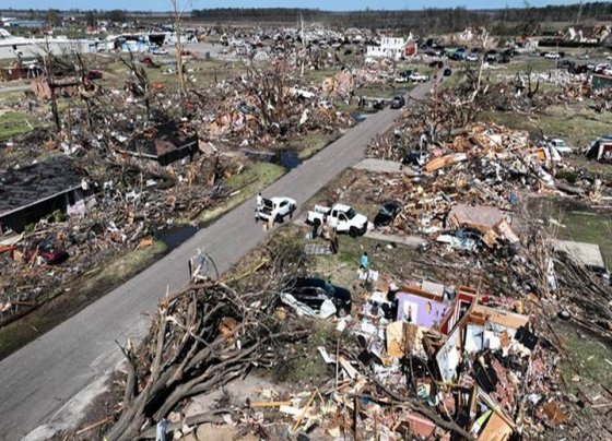 El presidente de los Estados Unidos, Joe Biden, aprobó la declaración de emergencia para el estado de Misisipi después de que un tornado azotó la región, ocasionando al menos a 25 personas muertas allí y otra más en Alabama.