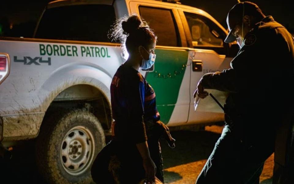 Un informe del Instituto Nacional de Salud Pública, la Universidad Nacional Autónoma de México (UNAM) y la Universidad Autónoma de la Ciudad de México afirma que un 29% de los migrantes son víctimas de violencia física, psicológica o sexual.