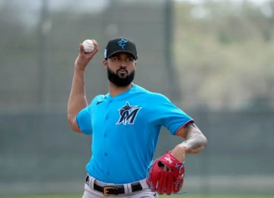 Sandy Alcántara, ganador del premio Cy Young con los Marlins en la temporada pasada, aseguró que hacer los ajustes ante el nuevo reglamento ha sido un proceso.