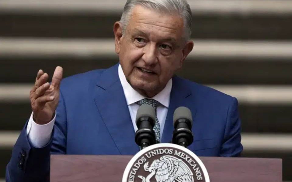 El fentanilo es un opioide sintético traficado por cárteles mexicanos al que se atribuyen unas 70 mil muertes por sobredosis al año en Estados Unidos. Los expertos dicen que los cárteles mexicanos están ganando tanto dinero ahora en el mercado estadounidense que no ven la necesidad de vender fentanilo en su mercado local.