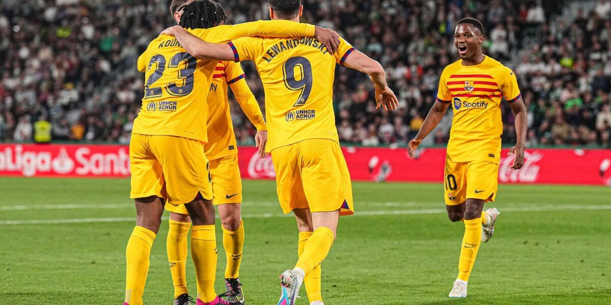 El Barcelona tuvo una gran noche al golear de visita al Elche con un resultado de 4-0 y se mantiene con paso perfecto para tener el título de la Liga.