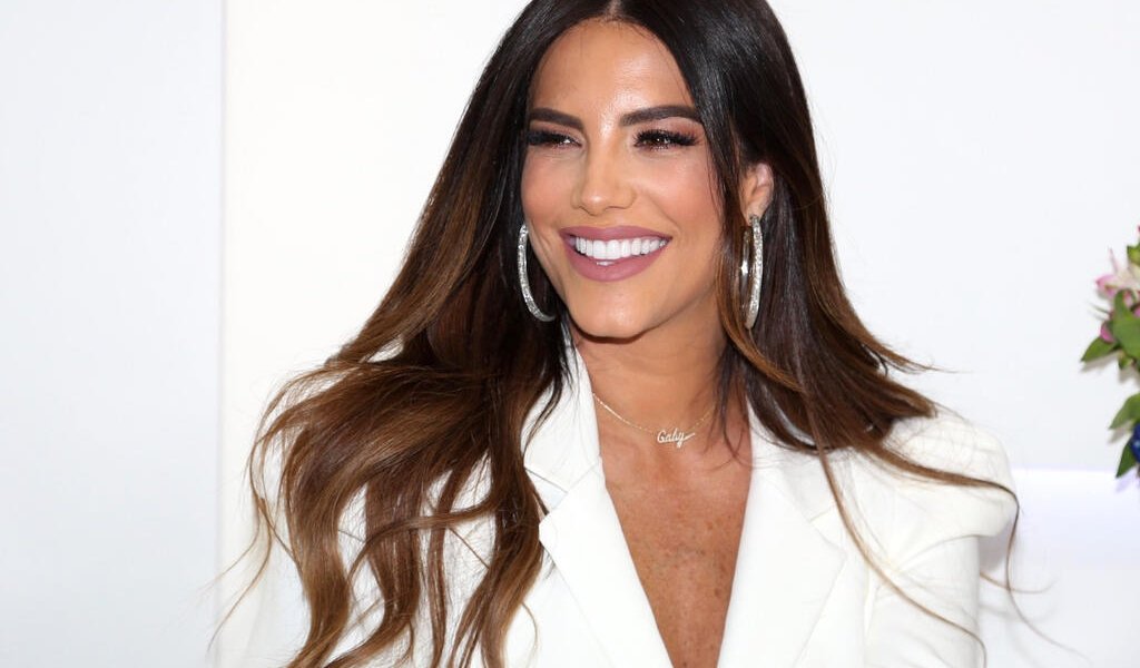 La actriz y presentadora venezolana Gaby Espino es una de las figuras de la televisión más apreciada por parte de sus seguidores hispanos, al igual que los extranjeros y ahora ha obtenido mayor prestigio en su carrera profesional con sus emprendimientos.