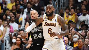 Los Lakers de Los Ángeles vuelven a poner la serie a su favor (2-1) luego de superar a los Grizzlies de Memphis 111-101 en el tercer juego de los playoffs de la NBA.