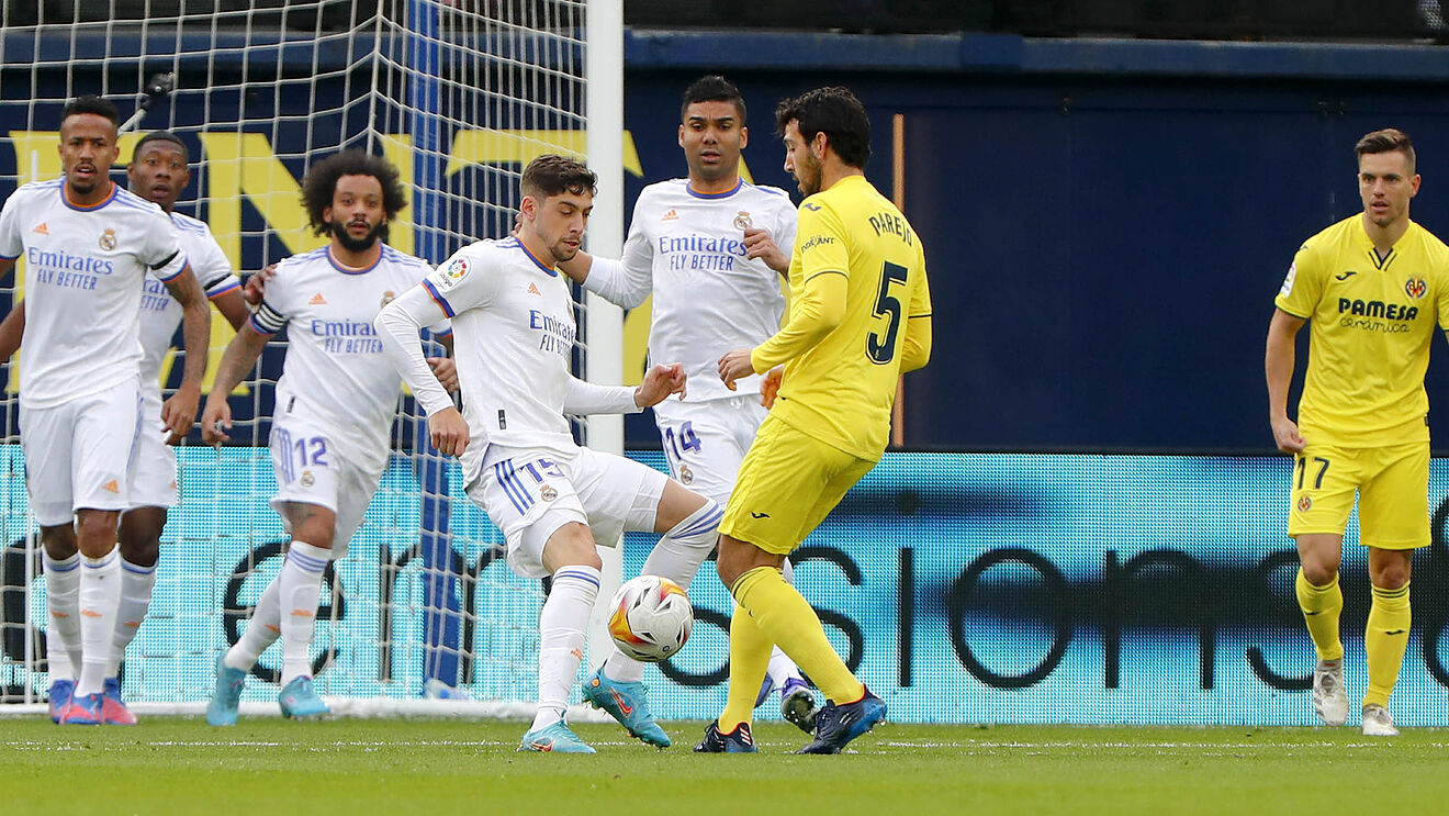 El Real Madrid cortó en seco la euforia provocada por las últimas goleadas y fue derrotado en casa 3-2 por un Villarreal liderado por Samuel Chukwueze en la 28ª jornada de la Liga Santander, donde se le complica muchísimo la pelea por el título.