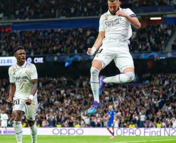 El equipo español superó por 2-0 al Chelsea, dirigidos por Enzo Fernández, que jugó con uno menos por la expulsión de Ben Chilwell en el estadio Santiago Bernabéu por la ida de los cuartos de final del certamen.