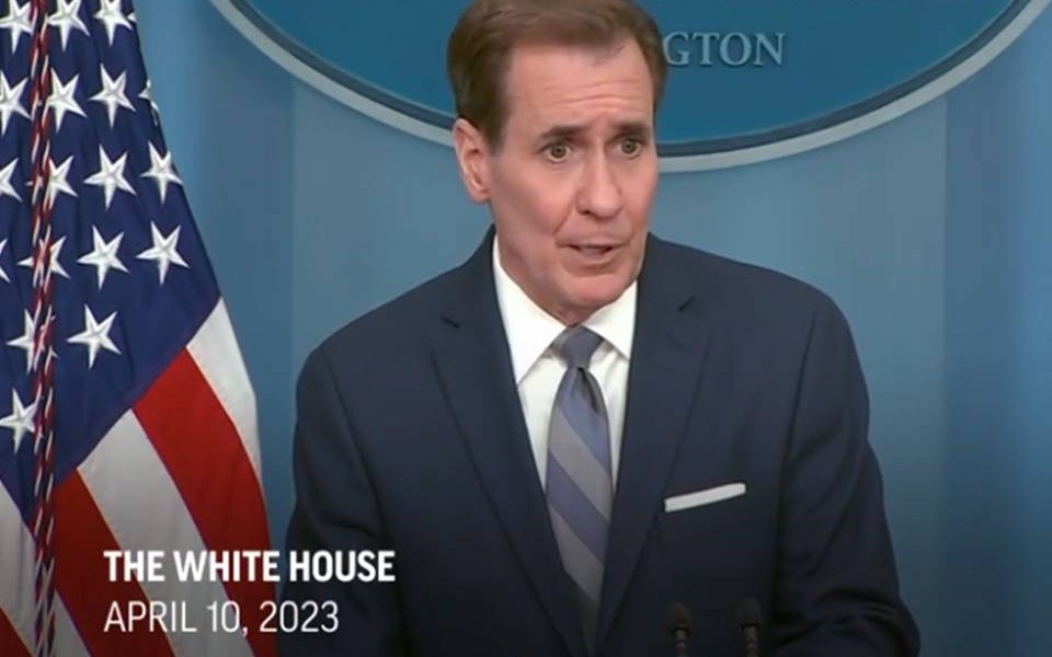 Una importante filtración de documentos estadounidenses clasificados que sacudió a Washington y expuso nuevos detalles de su recopilación de inteligencia pudo haber comenzado en una sala de chat en una plataforma de redes sociales popular entre los jugadores.