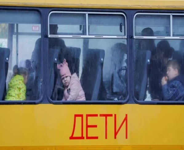 Las autoridades han identificado a más de 19 mil menores expatriados por las fuerzas de ocupación rusa. Según la investigación, la dueña de una Agencia de Viajes colaboró voluntariamente con los invasores para el traslado.