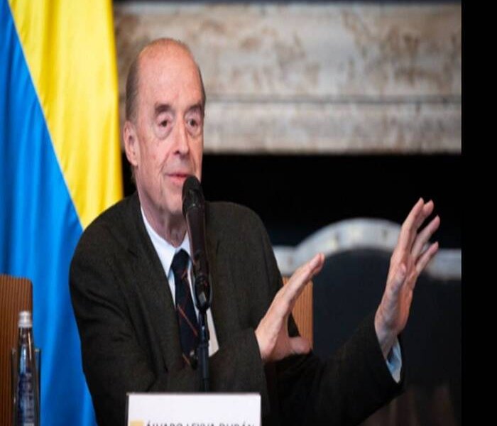El canciller colombiano, Álvaro Leyva hizo anuncios importantes sobre la cumbre sobre Venezuela que se celebrará en Bogotá. No participarán las partes venezolanas, según dio a entender.