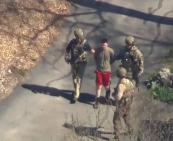 El FBI arrestó a Jack Teixeira, el principal sospechoso de filtrar múltiples documentos clasificados del Pentágono. Según la información preliminar, se trata de un joven de 21 años, que sirvió en la Guardia Nacional Aérea de Massachusetts.