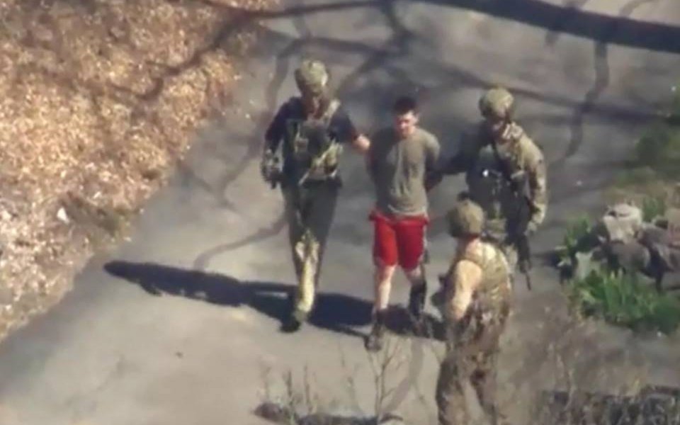El FBI arrestó a Jack Teixeira, el principal sospechoso de filtrar múltiples documentos clasificados del Pentágono. Según la información preliminar, se trata de un joven de 21 años, que sirvió en la Guardia Nacional Aérea de Massachusetts.