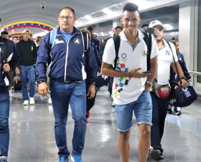 La representación nicaragüense está conformada por 210 atletas según informó el Aeropuerto de La delegación de Nicaragua llegó al Aeropuerto Internacional Simón Bolívar de Maiquetía en el estado La Guaira, para participar en la