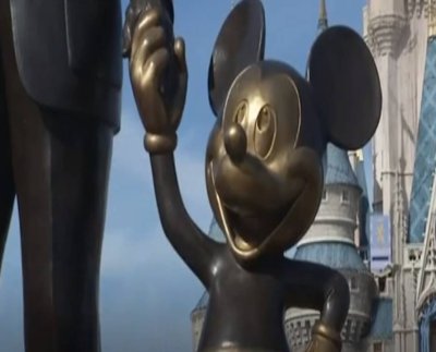 Disney demandó al gobernador de Florida Ron DeSantis, por la toma de control de su distrito de parques temáticos por parte del republicano, alegando que el gobernador emprendió una “campaña dirigida de represalias del gobierno” después de que la compañía se opusiera a una ley que los críticos llaman “ No Digas gay.