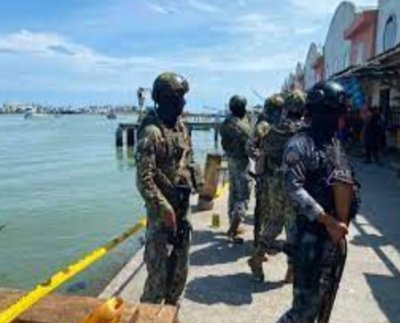 Nueve personas muertas y un número indeterminado de heridos se registró en un puerto pesquero del municipio de Esmeraldas, la capital de la provincia del mismo nombre, en el noroeste de Ecuador y fronteriza con Colombia, según confirmó la Fiscalía del Estado.