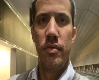 “Voy en un vuelo a Estados Unidos por las amenazas a mi familia, a mis hijas, a la familia de Fabiana (esposa), pero eso no nos va a detener”.