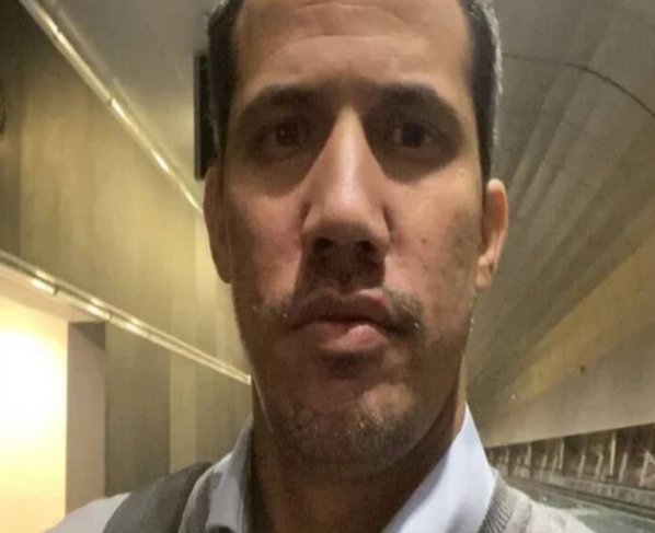 “Voy en un vuelo a Estados Unidos por las amenazas a mi familia, a mis hijas, a la familia de Fabiana (esposa), pero eso no nos va a detener”.