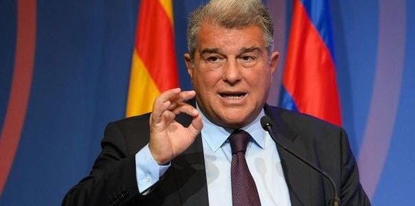 El presidente del Fútbol Club Barcelona, Joan Laporta, explicó la versión del club sobre la investigación por presunta corrupción en pagos de la entidad al ex vicepresidente del Comité Técnico de Árbitros (CTA) José María Enríquez Negreira a dos meses y dos días después del estallido del caso.