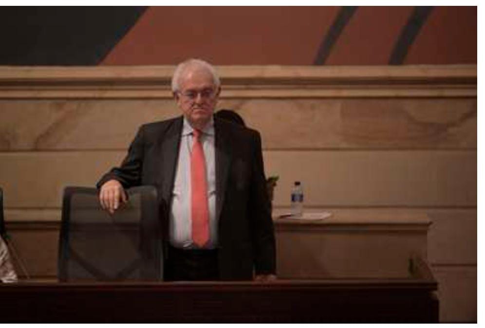 El saliente ministro de Hacienda operó como muro de contención frente a algunas declaraciones y decisiones del Gobierno. El reto de Ricardo Bonilla, quien asumirá la dirección de la cartera, es continuar siendo un baluarte de confianza y estabilidad frente a inversionistas y mercados, tanto locales, como internacionales.