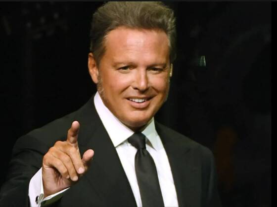 Luis Miguel no solo está celebrando la llegada de sus 53 años, sino que, además, el pasado 19 de abril aprovechó para realizar un gran anuncio que emocionó a sus millones de admiradores: las fechas de conciertos para su Tour 2023.