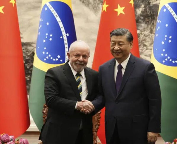 El líder chino, Xi Jinping se reunió con el presidente de Brasil, Luiz Inácio Lula da Silva, como parte de su visita para impulsar los lazos entre las dos naciones.