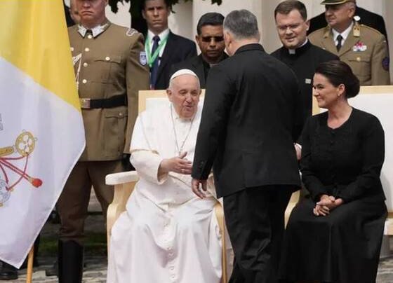 El papa Francisco criticó la “beligerancia adolescente” que devolvió la guerra a Europa y dijo que el continente debe recuperar su espíritu fundacional de unidad pacífica para enfrentar la guerra de Rusia en Ucrania .
