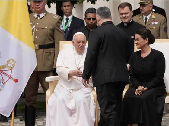 El papa Francisco criticó la “beligerancia adolescente” que devolvió la guerra a Europa y dijo que el continente debe recuperar su espíritu fundacional de unidad pacífica para enfrentar la guerra de Rusia en Ucrania .