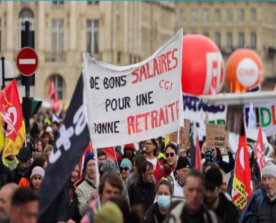 Las manifestaciones tienen lugar un día antes de que el Consejo Constitucional se pronuncie sobre la legalidad de la reforma, los sindicatos llaman a hacer una demostración de fuerza en las calles.