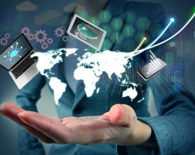 En la actualidad, los puestos más demandados por el crecimiento de la industria tecnológica, son: Desarrollos de software, Ciberseguridad, Blockchain, Especialista en loT, e Ingeniería de datos.