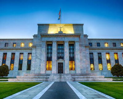 El Chabot de inteligencia artificial ha permitido la publicación de dos artículos, uno para descifrar si las declaraciones de la Reserva Federal, Fed, eran agresivas o moderadas y otro para determinar si los titulares eran buenos o malos para una acción.