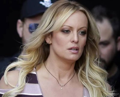 Stormy Daniels debe pagar aproximadamente 122 mil dólares de los honorarios de los abogados de Donald Trump que se acumularon en relación con la fallida demanda por difamación que presentó la actriz porno, dictaminó un tribunal de apelaciones.